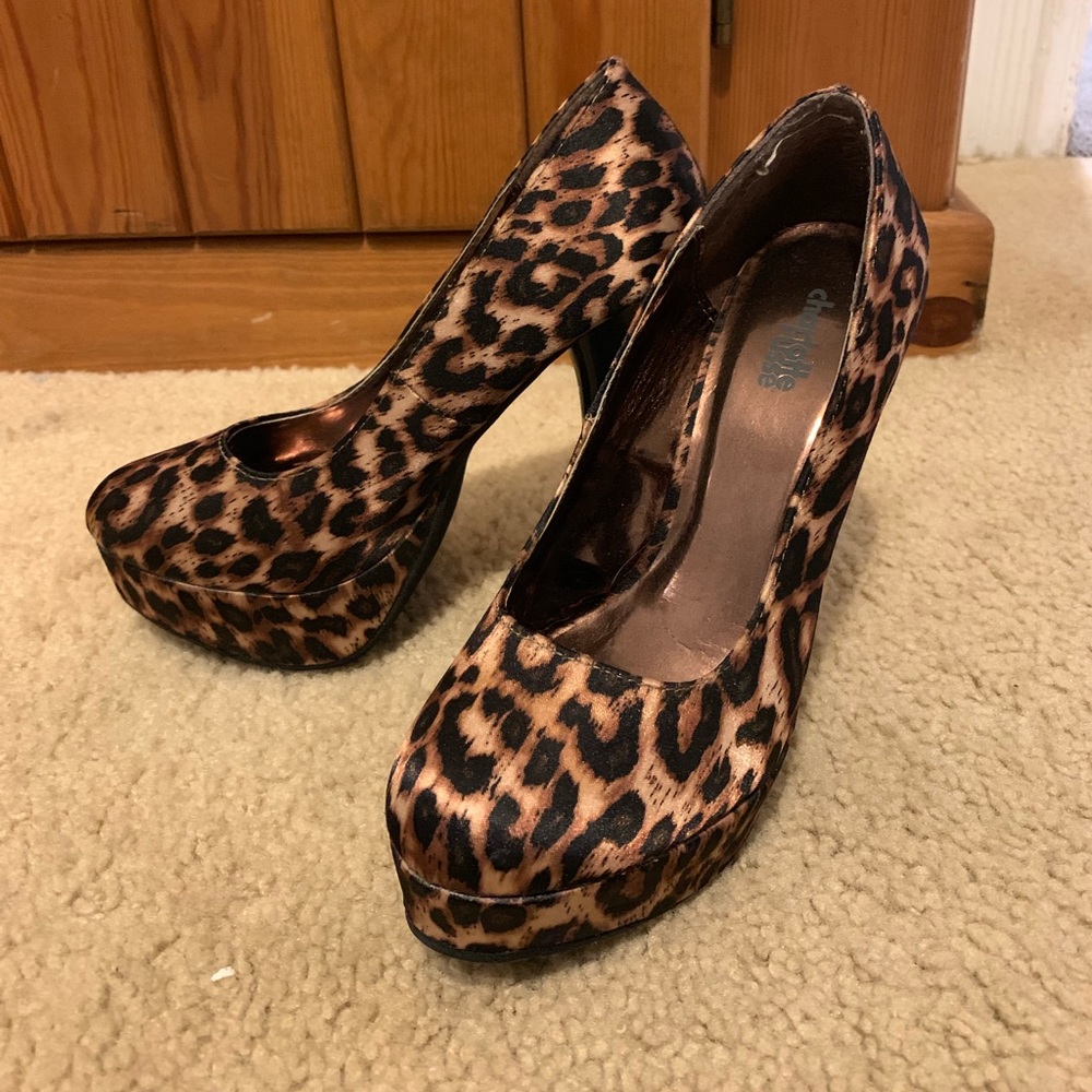 Leopard pumps